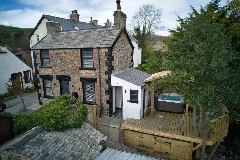 Luxurious Cottage With Hot Tub, Lake District Duddon エクステリア 写真