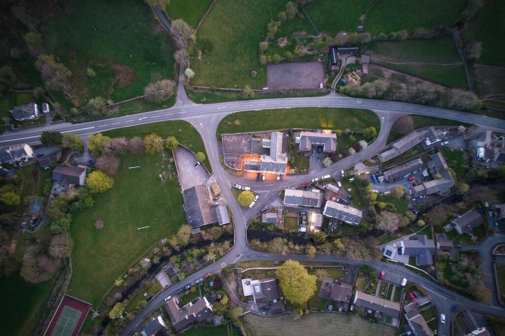 Luxurious Cottage With Hot Tub, Lake District Duddon エクステリア 写真