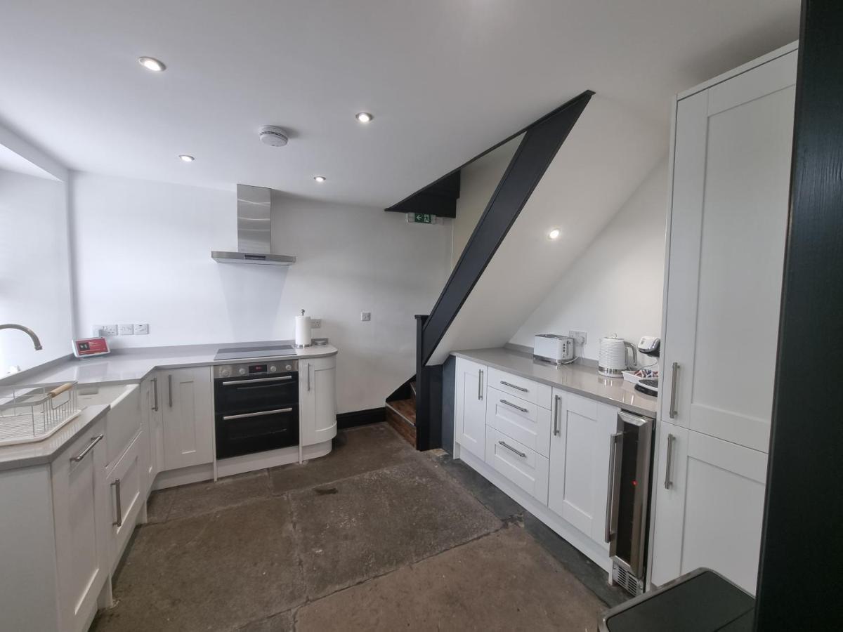 Luxurious Cottage With Hot Tub, Lake District Duddon エクステリア 写真