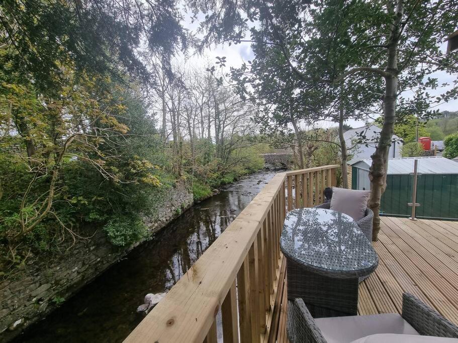 Luxurious Cottage With Hot Tub, Lake District Duddon エクステリア 写真