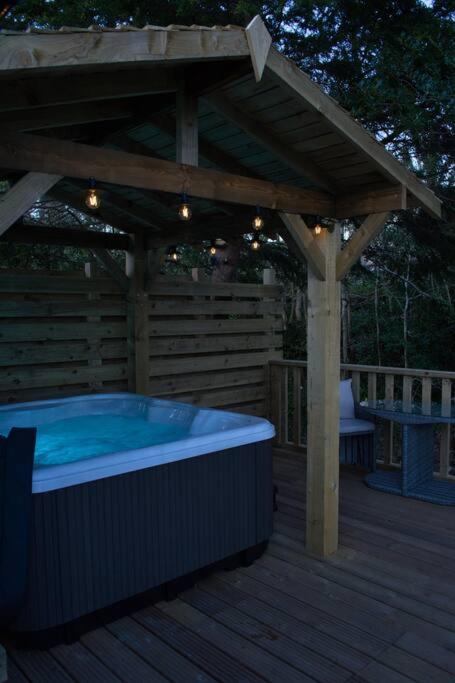 Luxurious Cottage With Hot Tub, Lake District Duddon エクステリア 写真