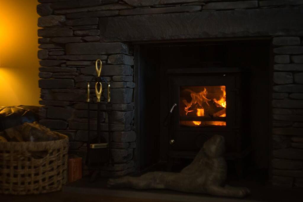 Luxurious Cottage With Hot Tub, Lake District Duddon エクステリア 写真
