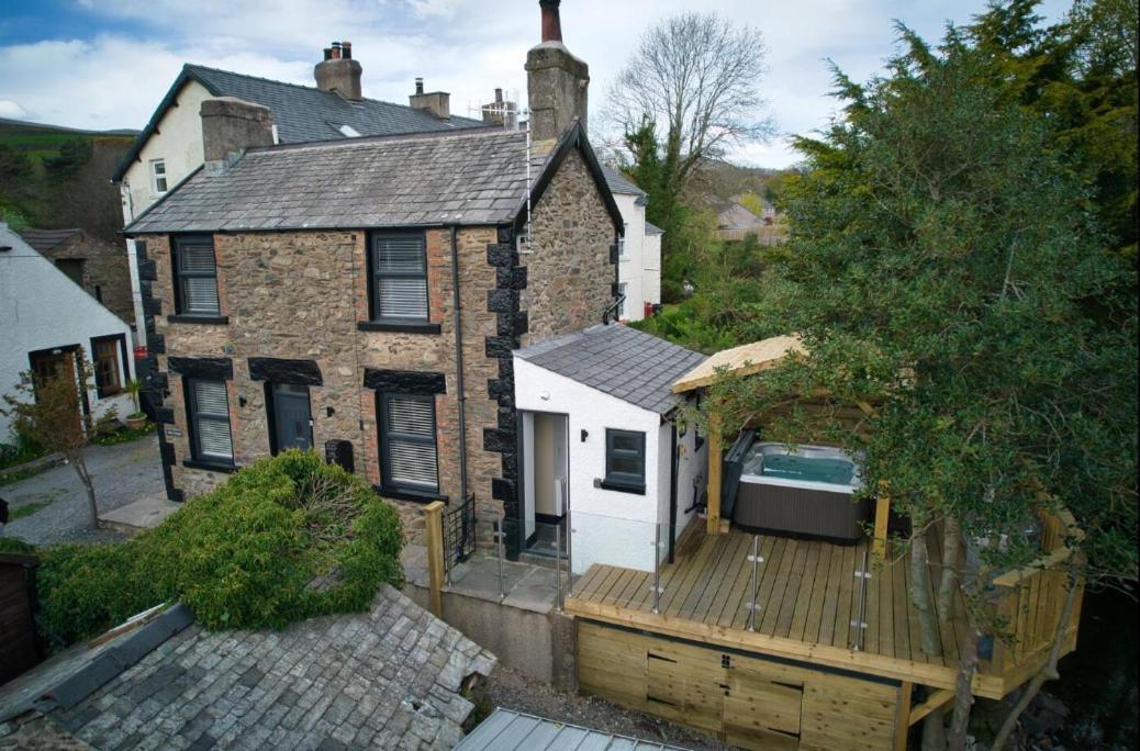 Luxurious Cottage With Hot Tub, Lake District Duddon エクステリア 写真