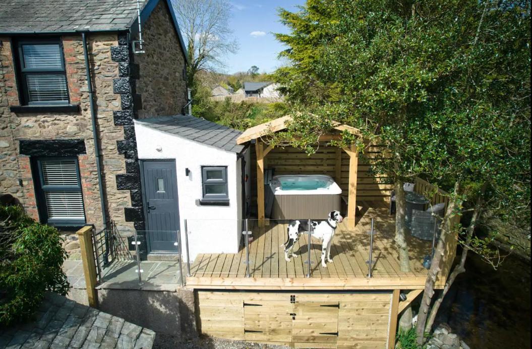 Luxurious Cottage With Hot Tub, Lake District Duddon エクステリア 写真
