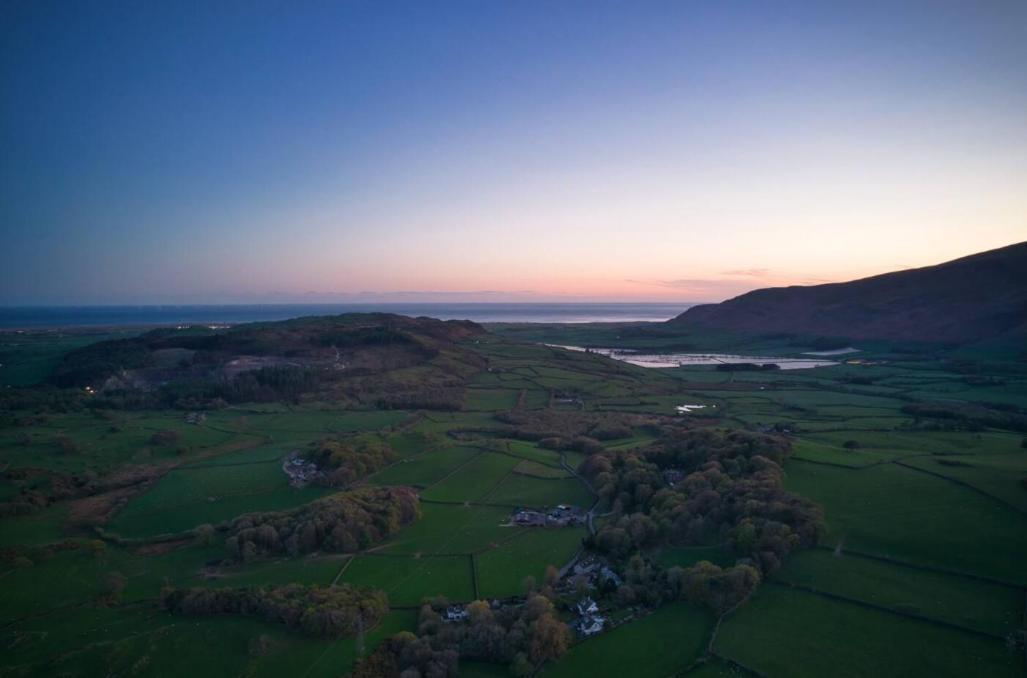 Luxurious Cottage With Hot Tub, Lake District Duddon エクステリア 写真
