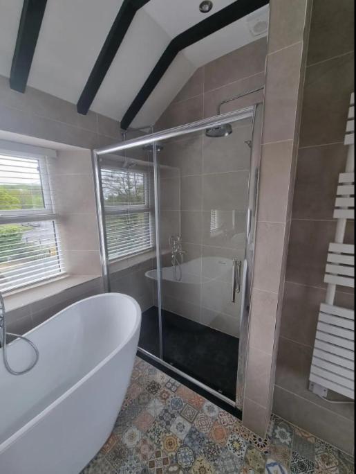 Luxurious Cottage With Hot Tub, Lake District Duddon エクステリア 写真